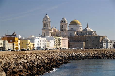 Cádiz summary .